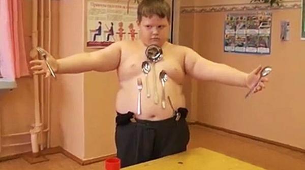 era sa moara acum are puteri paranormale baie elul magnet video