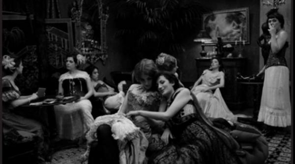 descopera franturi din istoria desfranatelor din anii 1920