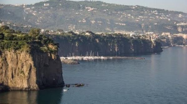 micul pompei ruinele unei asezari antice descoperite in dreptul insulei grecesti delos