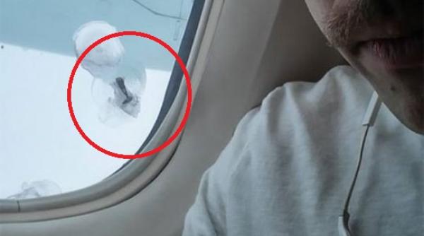 la un urub de catastrofa aviatica un tanar n a spus nimic tot zborul sa nu se panicheze ceilal i pasageri