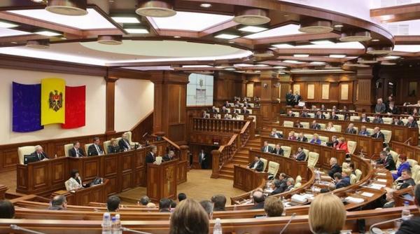 bomba loialitatii la chisinau cinci deputati pro rusi au cetatenie romana una fumam alta vorbim