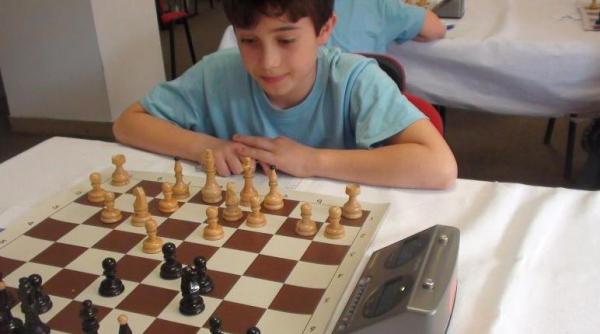 elev roman campion mondial la sah scolar