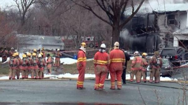 video needitat un avion s a prabusit langa washington intr o zona reziden iala