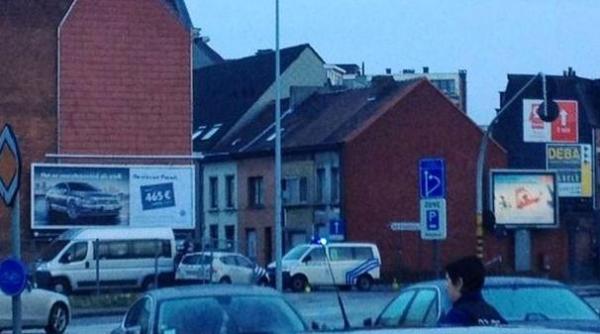 alerta terorista in belgia patru barbati inarmati au luat un ostatic si s au baricadat intr un apartament din gent