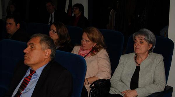 100 000 de veghe sub rafturi volume seminarul al myller din iasi cea mai mare biblioteca de matematica din romania si din estul europei