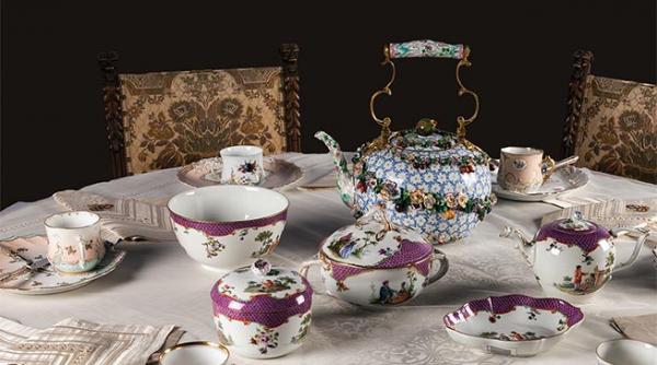 la muzeul peles expozitia arta si ceremonial la mesele regale