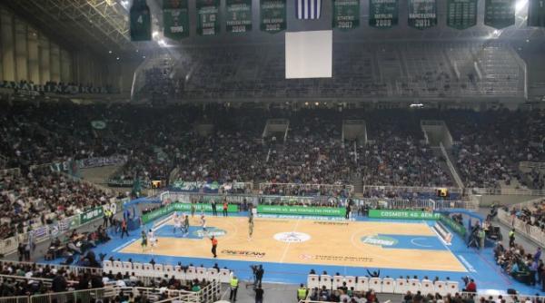 alerta cu bomba la atena in timpul unui meci de baschet spectatorii din arena olimpica evacuati