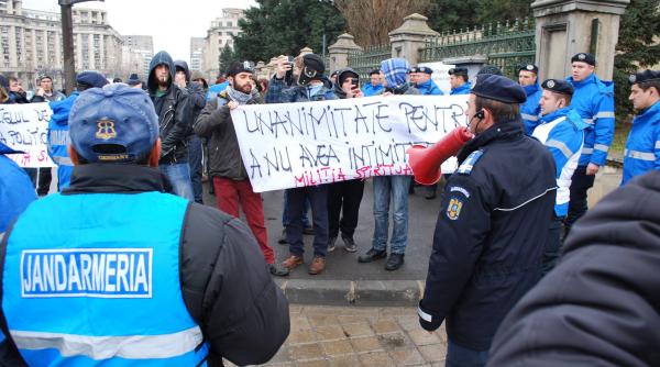 sri face din romania un stat politienesc presedintele klaus iohannis va decide daca vom fi sub talpa serviciilor secrete