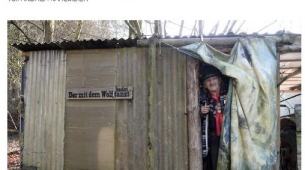 un barbat de 87 de ani traieste de patru decenii singur in padure are inima unui pustan de 12 ani