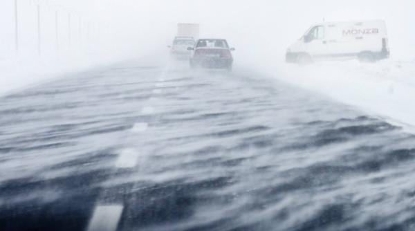 ninsorile si viscolul au lasat fara curent electric mai multe localitati din dambovita