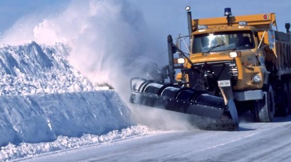 viscol puternic la ranca vantul bate cu 120 km h ma inile urca i coboara muntele inso ite de autofreze