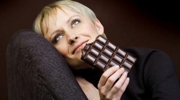 10 motive sanatoase ca sa mananci ciocolata afla cum te poate ajuta sa i i prelunge ti via a