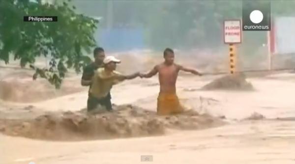 video furtuna tropicala din filipine a facut 53 de victime vantul a suflat cu pana la 210 de kilometri pe ora