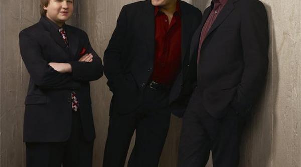 doi barbati si jumatate sezonul 5