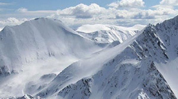 risc de avalansa in muntii bucegi fagaras si calimani