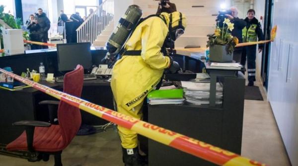 redactia portalului de stiri delfi din lituania evacuata din cauza unui plic cu mesaje de amenintare