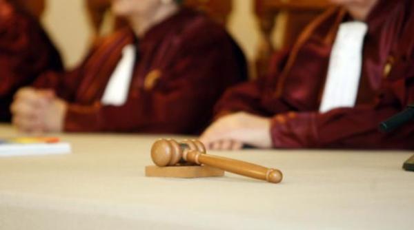 curtea constitutionala confiscarea extinsa posibila doar pentru bunurile dobandite dupa 2012