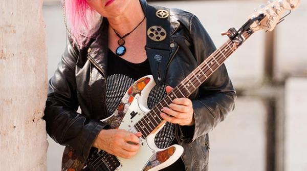 chitarista lui michael jackson in concert la bucuresti