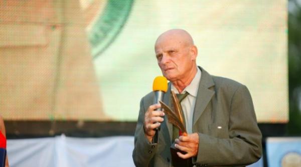 iustin capra dumnezeu iti da mintea cartea este necesara pentru marea masa sa te ordoneze cit de cit