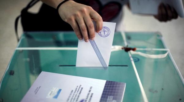 peste 50 de jurnalisti greci candideaza la alegerile de duminica