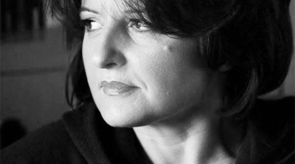 daniela zeca buzura titlul unei carti despre destinul meu probabil soare pe zapada