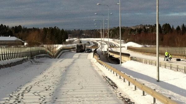 norvegienii inchid autostrada e 18 ca urmare a prabusirii unui pod