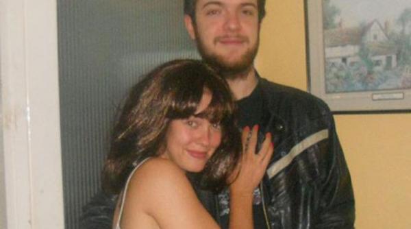 am crezut ca nu vad bine in ce ipostaza si a gasit bunica si iubitul pe podeaua din bucatarie