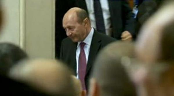 basescu la congresul pmp este prima iesire publica a fostului presedinte dupa terminarea mandatului