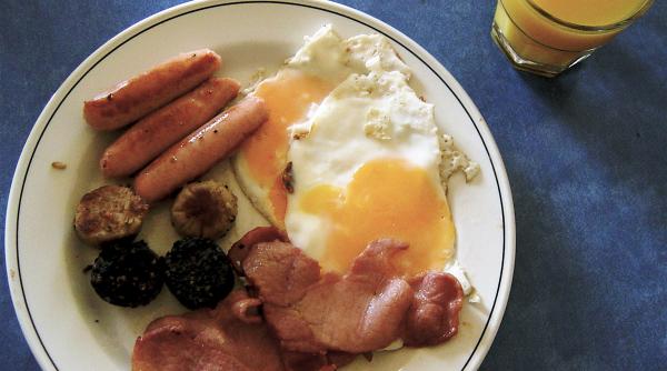 micul dejun bogat in calorii poate duce la cresterea fertilitatii