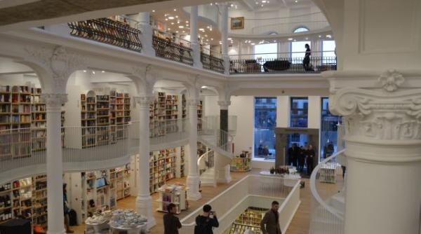 cea mai spectaculoasa librarie carturesti