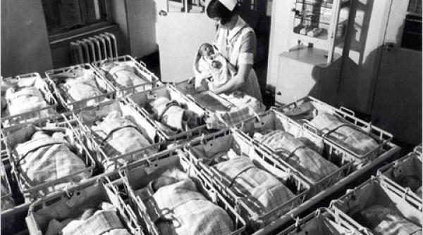 povestea copiilor romani incurcati la nastere ce au trait 12 ani cu falsi parinti despartirea dureroasa de parintii si fratii primiti din greseala