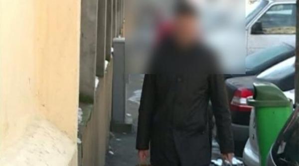 cine este barbatul care a carat plasele elenei udrea la arest