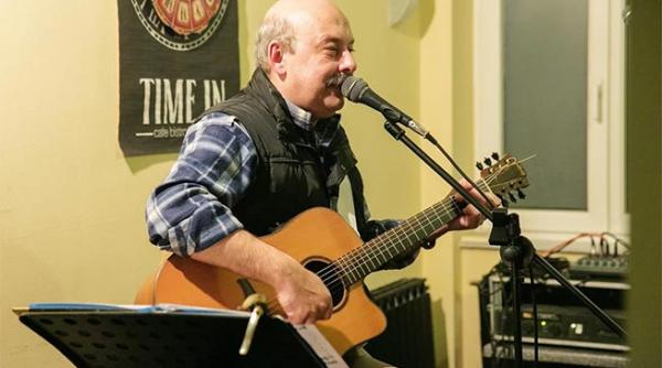 protagonistul zambeste tuturor eugen avram