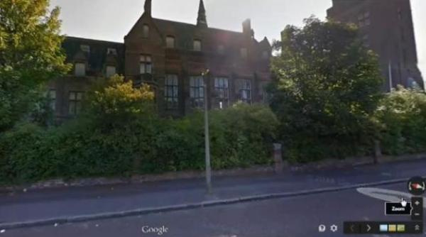 aparitie halucinanta ce a surprins google street view la geamul unui orfelinat britanic abadonat video