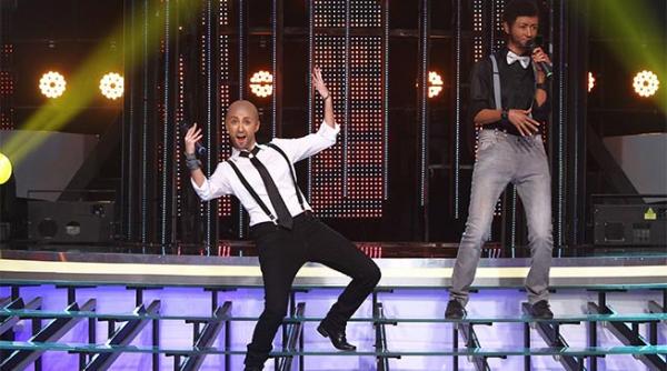 te cunosc de undeva denisa de la bambi i a facut o peruca din parul lui kamara