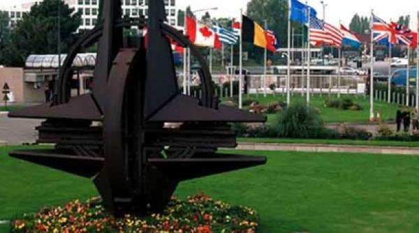 cine linge clanta ambasadelor