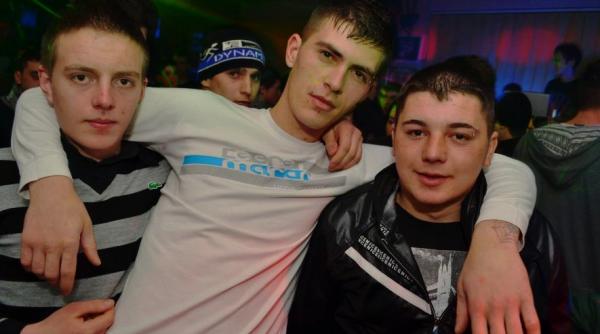 infractorii orfani care au speriat italia eliberati conditionat au distrus cu topoare mai multe magazine si au furat ceasuri de lux