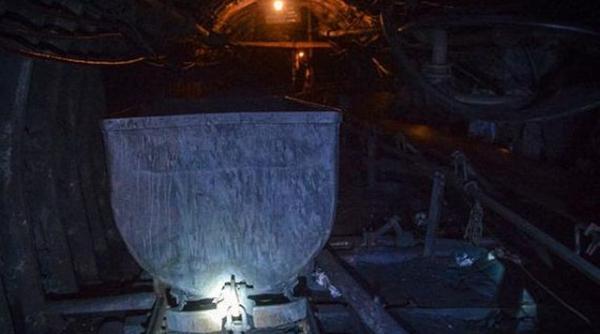 explozie intr o mina de carbune in estul ucrainei cel putin 32 de mineri au murit