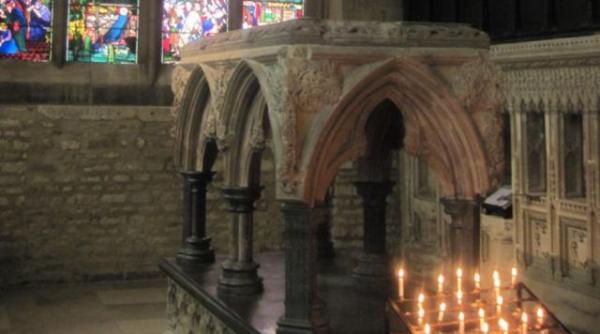 descoperire misterioasa in catedrala durham ce a gasit un zidar langa mormantul unui calugar benedictin video