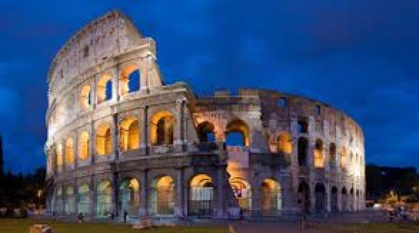 doar niste turisti americani puteau face asta la colosseum foto