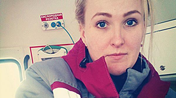 cum comenta o asistenta selfie urile luate langa pacientii decedati foto