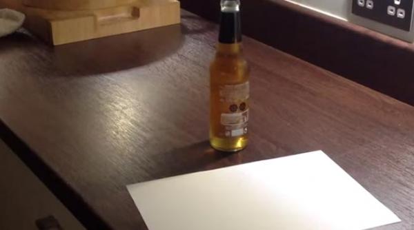 cum sa scoti capacul unei sticle de bere cu o bucata de hartie video