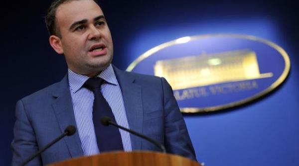 klaus iohannis cere revocarea lui darius valcov din functia de ministru al finantelor