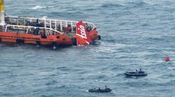 aperatiunile de cautare a victimelor si a epavei avionului airasia incetate complet