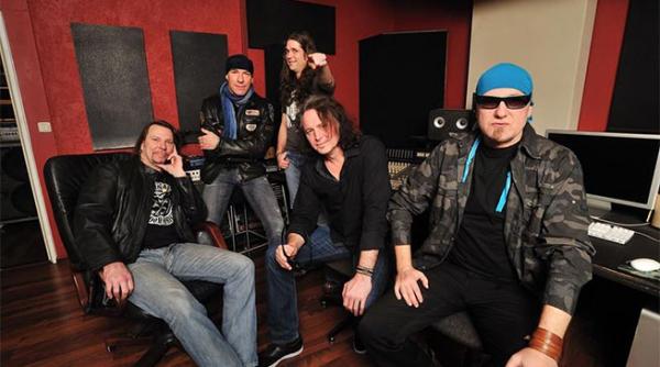 rezident ex live in biserica de argint