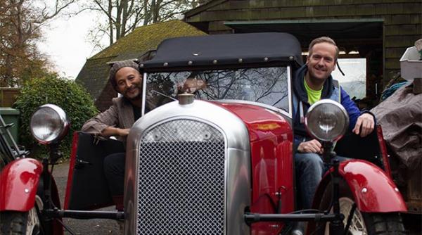 tim shaw si fuzztownshend acei oameni nebuni si masinile lor clasice