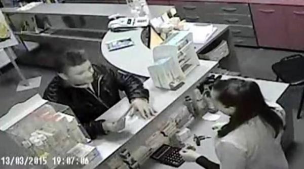 metoda smen surprinsa de camerele de supraveghere cum se fac 500 de lei in cateva secunde video