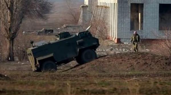 stanjenitor performanta unui blindat trimis in ajutorul ucrainei de marea britanie video