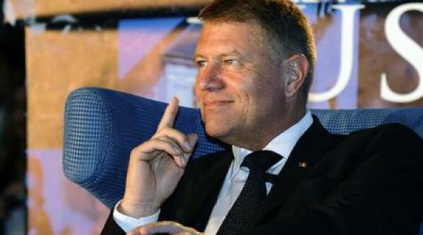 iohannis l a facut pe basescu postac constat ca fostului presedinte ii prieste pensia