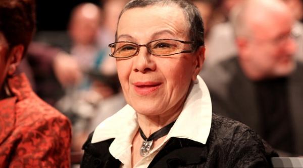 omul zilei coca bloos